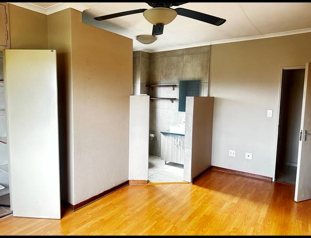 3 BEDROOM TOWNHOUSE FOR SALE IN WITFIELD